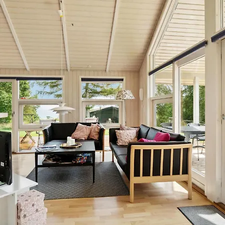 2 Bedroom Beautiful In Samso